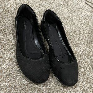 Easy Spirit Black Women's Flats - Size 7